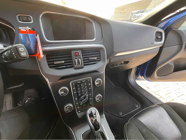 2020 volvo v40 1.5 t3 polar+ sport personenauto - afbeelding 25 van  44