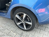 2020 volvo v40 1.5 t3 polar+ sport personenauto - afbeelding 42 van  44