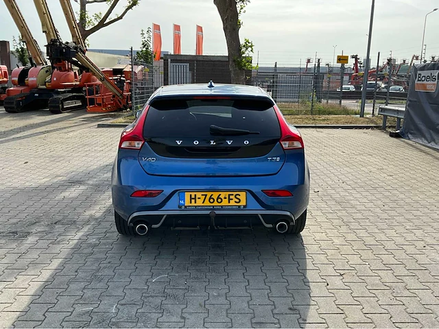 2020 volvo v40 1.5 t3 polar+ sport personenauto - afbeelding 9 van  44