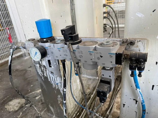 2021 abb irc5 single verpakkingsrobot - afbeelding 15 van  32