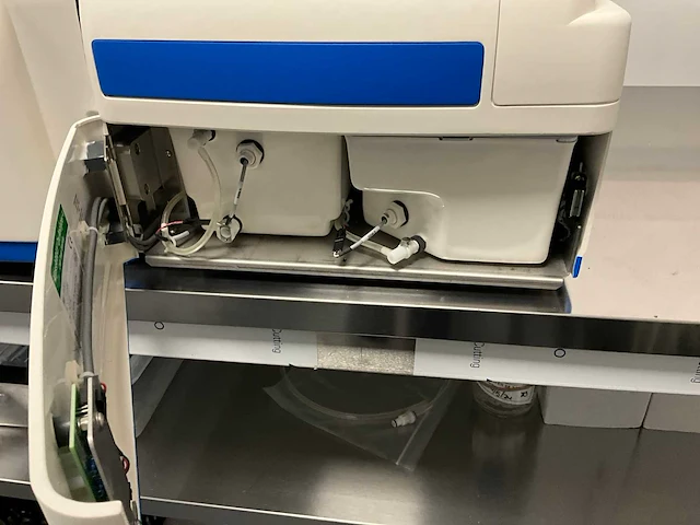 2021 agena massarray dx analyzer 4 analytische apparaat - afbeelding 6 van  12