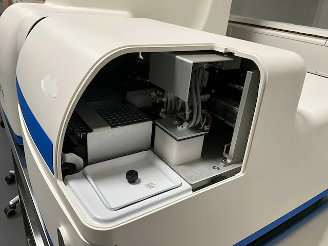 2021 agena massarray dx analyzer 4 analytische apparaat - afbeelding 7 van  12