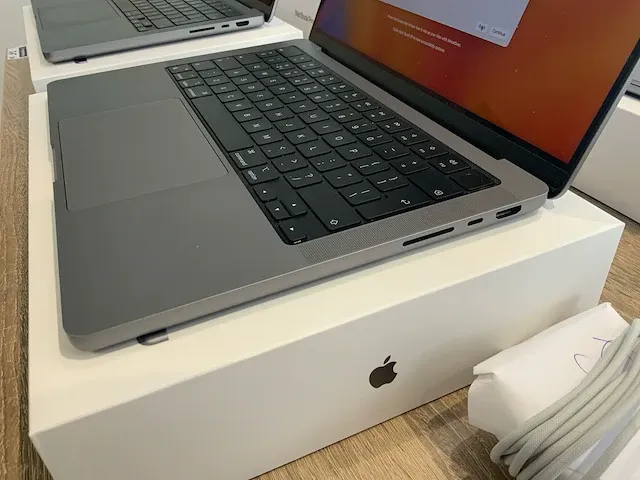 2021 apple macbook pro 14" a2442 laptop - afbeelding 3 van  7