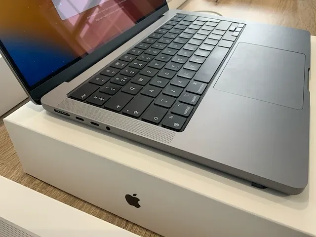 2021 apple macbook pro 14" a2442 laptop - afbeelding 4 van  7