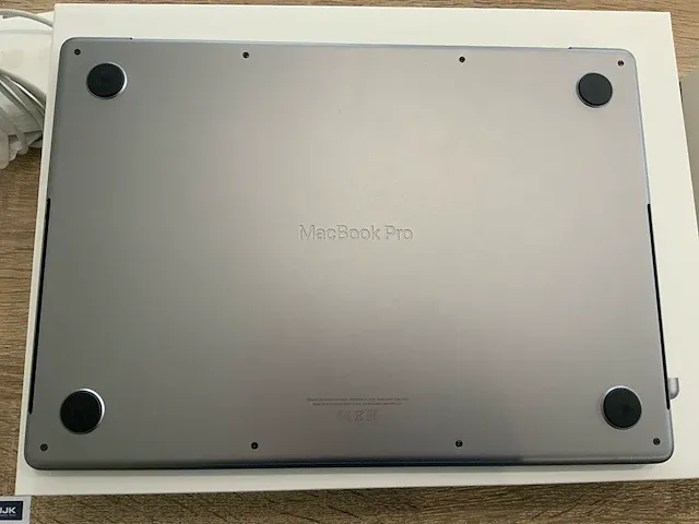 2021 apple macbook pro 14" a2442 laptop - afbeelding 7 van  8