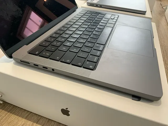 2021 apple macbook pro 14" a2442 laptop - afbeelding 5 van  8