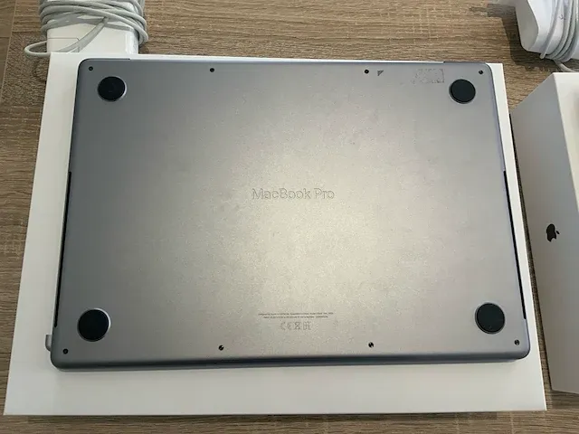 2021 apple macbook pro 14" a2442 laptop - afbeelding 7 van  8