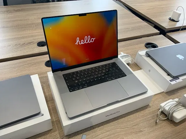 2021 apple macbook pro 16" a2485 laptop - afbeelding 2 van  8