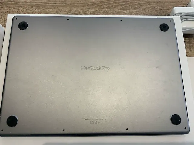 2021 apple macbook pro 16" a2485 laptop - afbeelding 7 van  8