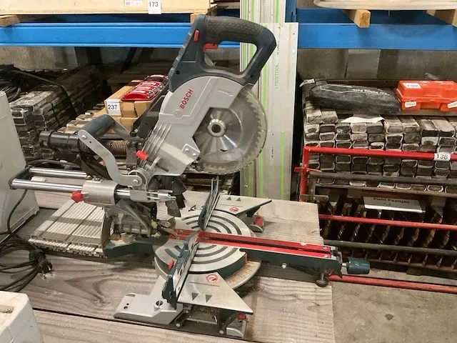 2021 bosch gcm8sjl radiaalafkortzaagmachine - afbeelding 1 van  10