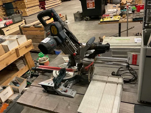 2021 bosch gcm8sjl radiaalafkortzaagmachine - afbeelding 3 van  10