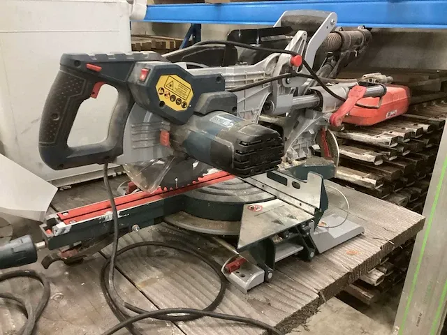 2021 bosch gcm8sjl radiaalafkortzaagmachine - afbeelding 5 van  10