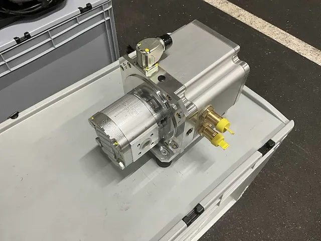 2021 dana tm4 sumo hd hv3400 elektronische motor aandrijf set (4x) - afbeelding 5 van  18