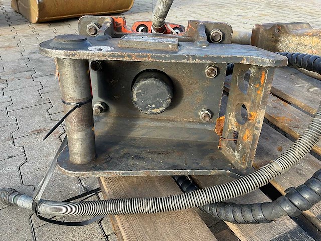 2021 epiroc sb152 hydraulische breekhamer - afbeelding 5 van  8