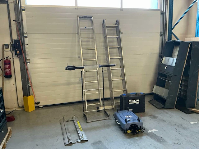 2021 geda accu ladderlift - afbeelding 1 van  11