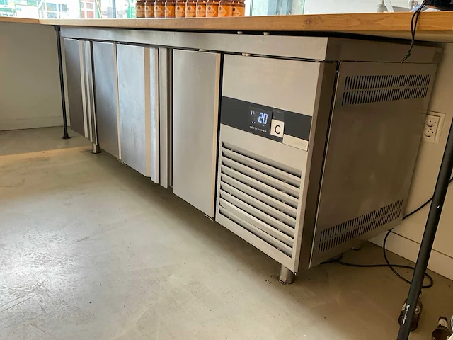 2021 ggmgastro premium ktf227nd 4-deurs rvs koelwerkbank - afbeelding 1 van  13