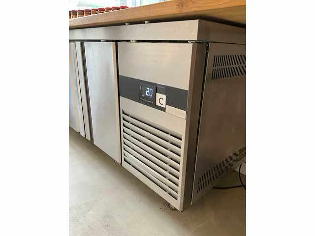 2021 ggmgastro premium ktf227nd 4-deurs rvs koelwerkbank - afbeelding 6 van  13