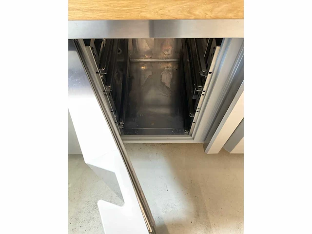 2021 ggmgastro premium ktf227nd 4-deurs rvs koelwerkbank - afbeelding 11 van  13