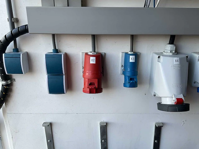 2021 infra solar 1904 off-grid/hybride energy unit 44kva/66,2kwh - afbeelding 16 van  34