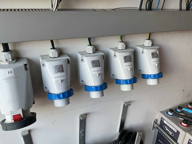 2021 infra solar 1904 off-grid/hybride energy unit 44kva/66,2kwh - afbeelding 17 van  34