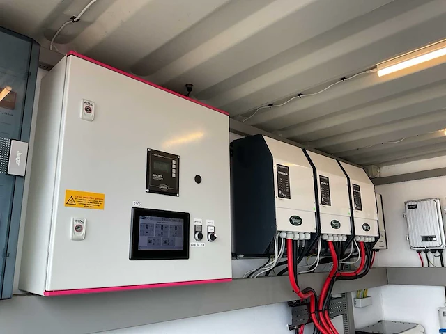 2021 infra solar 1905 off-grid/hybride energy unit 44kva/66,2kwh - afbeelding 22 van  42