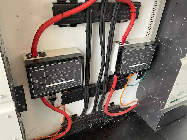 2021 infra solar 1905 off-grid/hybride energy unit 44kva/66,2kwh - afbeelding 27 van  42