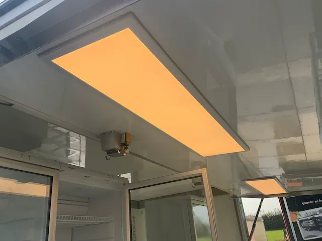 2021 innovan trailers kr20 foodtruck / marktkraam / promotiewagen - afbeelding 9 van  28