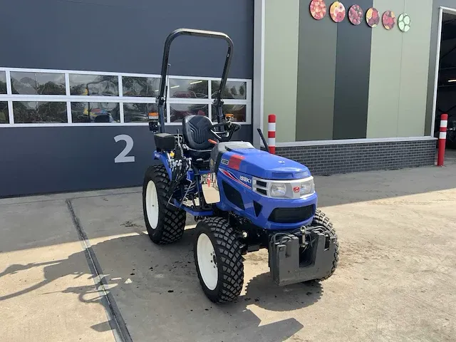 2021 iseki tm3267 smalspoor- en compacttractor - afbeelding 12 van  41