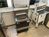 2021 jac liege luxe3 / 450 - broodsnijmachine - afbeelding 1 van  4