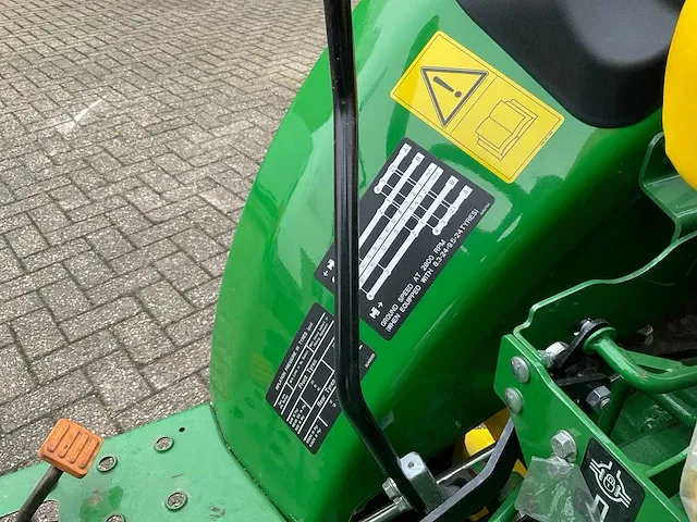 2021 john deere 3028en collarreverser compacttractor - afbeelding 3 van  14