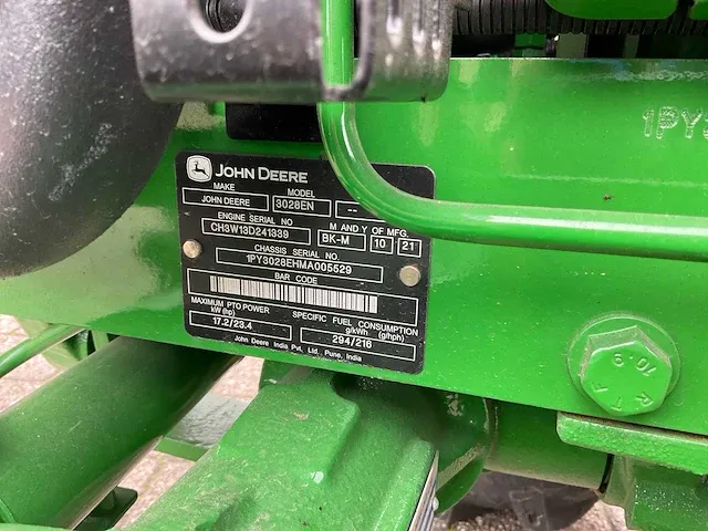 2021 john deere 3028en collarreverser compacttractor - afbeelding 12 van  14