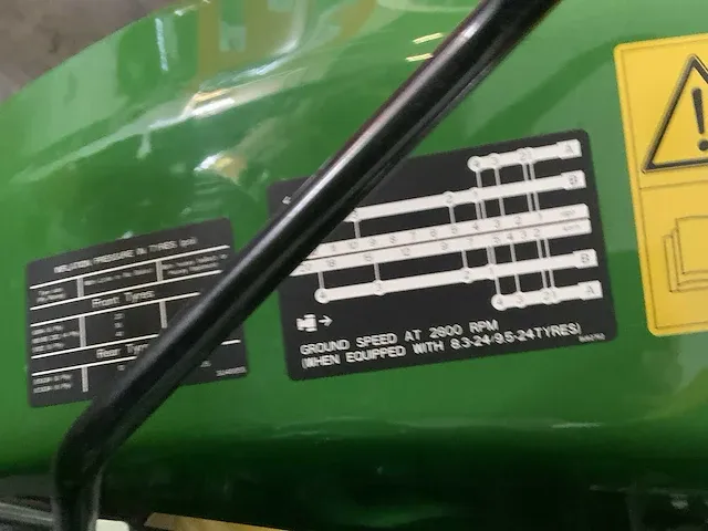 2021 john deere 3028en collarreverser compacttractor - afbeelding 2 van  13