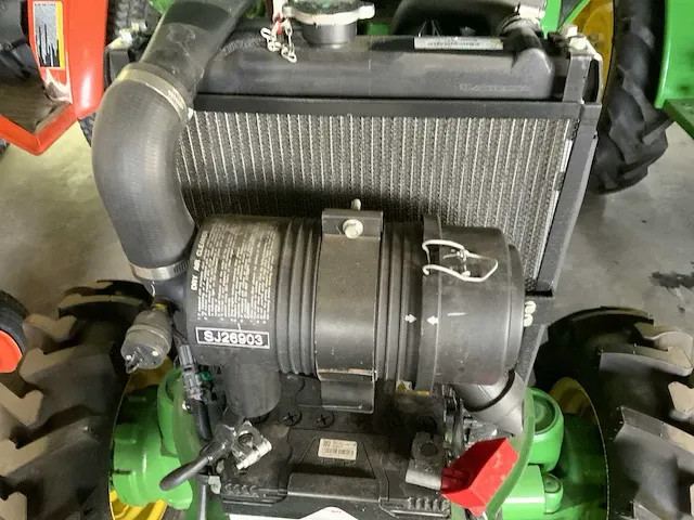 2021 john deere 3028en collarreverser compacttractor - afbeelding 4 van  13