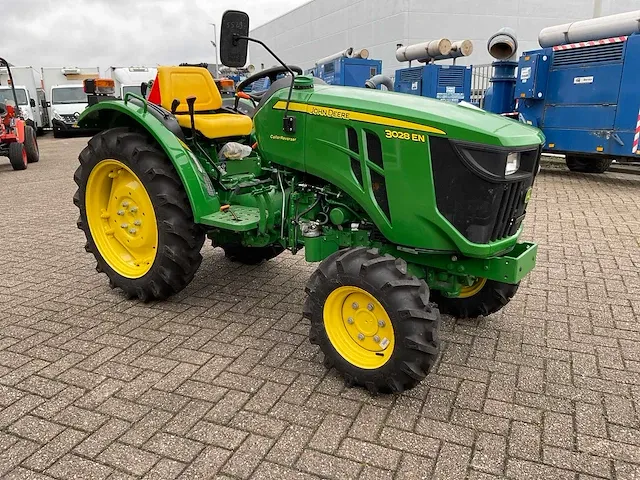 2021 john deere 3028en collarreverser compacttractor - afbeelding 6 van  13