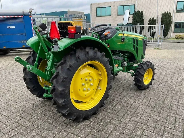2021 john deere 3028en collarreverser compacttractor - afbeelding 7 van  13