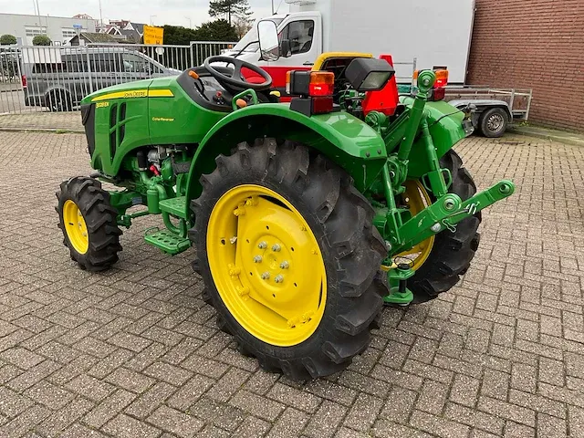 2021 john deere 3028en collarreverser compacttractor - afbeelding 8 van  13
