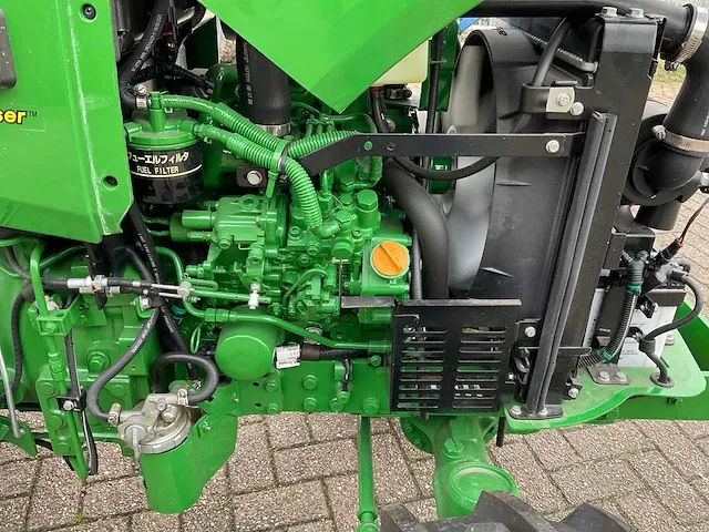 2021 john deere 3028en collarreverser compacttractor - afbeelding 10 van  13