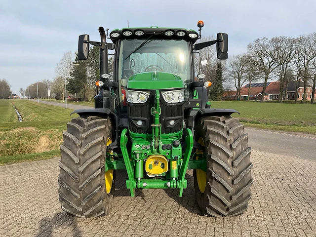 2021 john deere 6155r vierwielaangedreven landbouwtractor - afbeelding 12 van  41