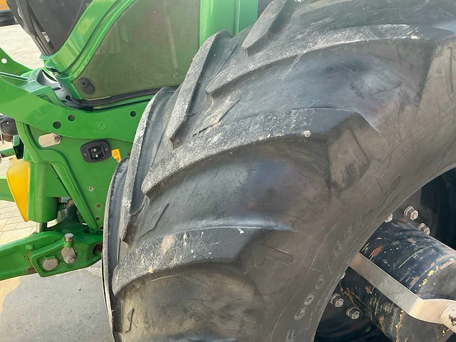 2021 john deere 6230r vierwielaangedreven landbouwtractor - afbeelding 17 van  43