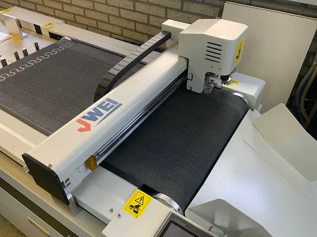 2021 jwei lst-0604-rm digitale flatbed snijplotter - afbeelding 2 van  9