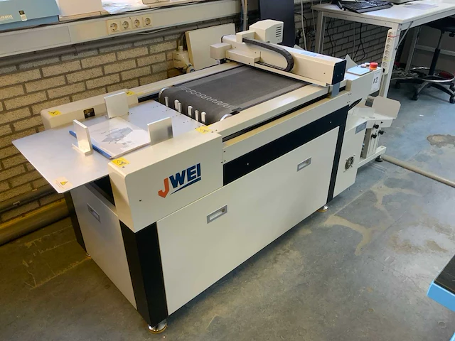 2021 jwei lst-0604-rm digitale flatbed snijplotter - afbeelding 4 van  9
