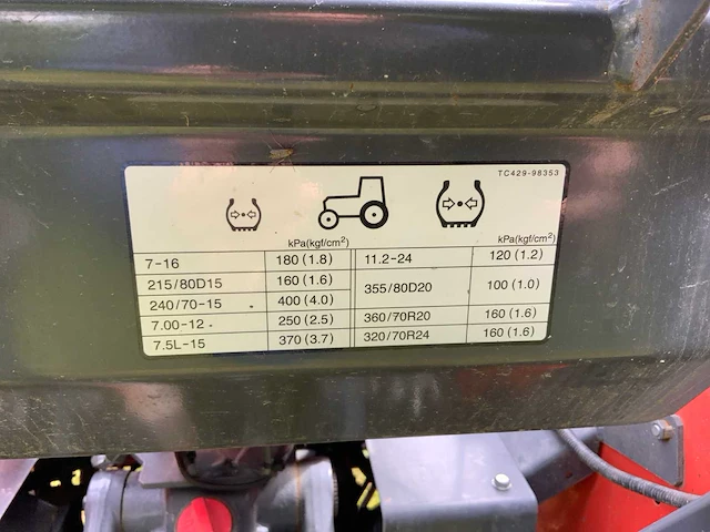2021 kubota l1361 vierwielaangedreven landbouwtractor - afbeelding 3 van  41