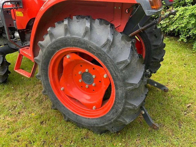 2021 kubota l1361 vierwielaangedreven landbouwtractor - afbeelding 6 van  41
