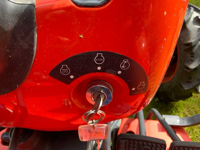 2021 kubota l1361 vierwielaangedreven landbouwtractor - afbeelding 11 van  41