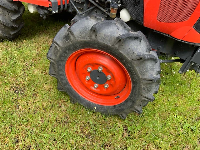 2021 kubota l1361 vierwielaangedreven landbouwtractor - afbeelding 17 van  41