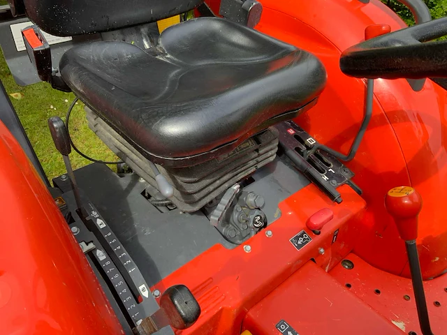 2021 kubota l1361 vierwielaangedreven landbouwtractor - afbeelding 21 van  41