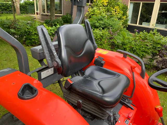 2021 kubota l1361 vierwielaangedreven landbouwtractor - afbeelding 25 van  41