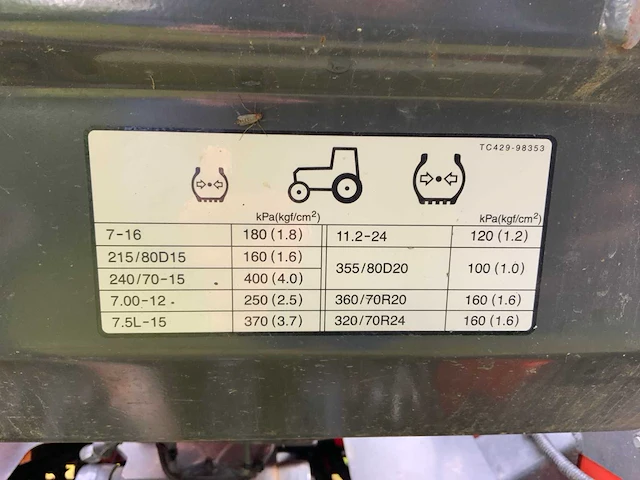 2021 kubota l1361 vierwielaangedreven landbouwtractor - afbeelding 27 van  41