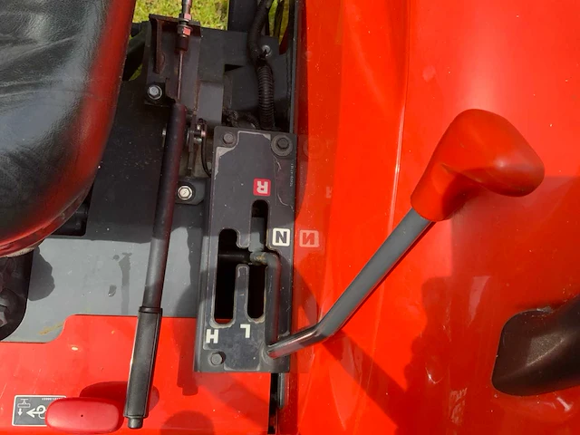 2021 kubota l1361 vierwielaangedreven landbouwtractor - afbeelding 28 van  41