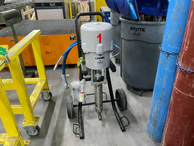 2021 larius sirio 30:1 airless pneumatische pomp op trolley - afbeelding 1 van  5